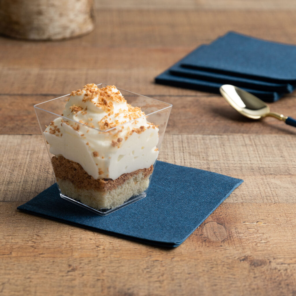 Airlaid 1/6 Fold Navy Blue Guest Towels - 20 Count