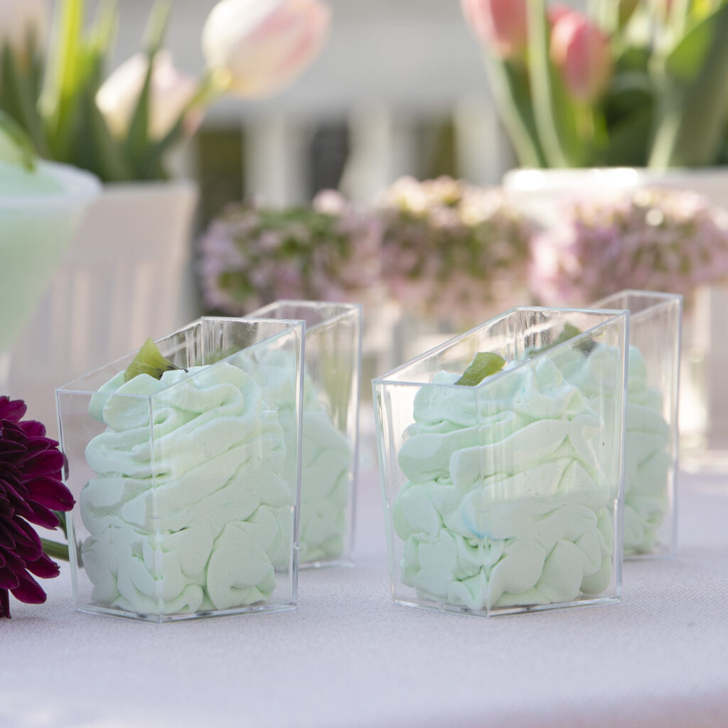 Square Angled Cups 8 Count - The Closeout Connection