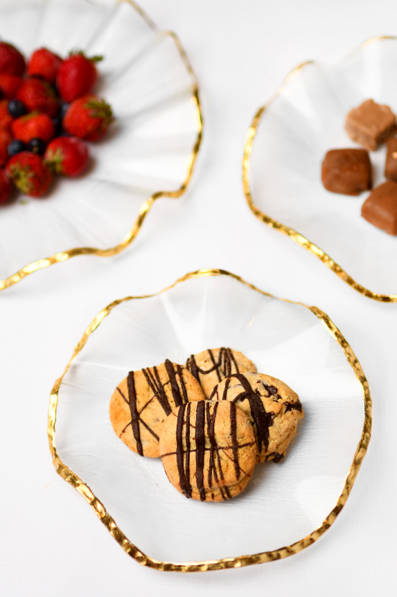 Round Clear Glass Plate with Gold Rim