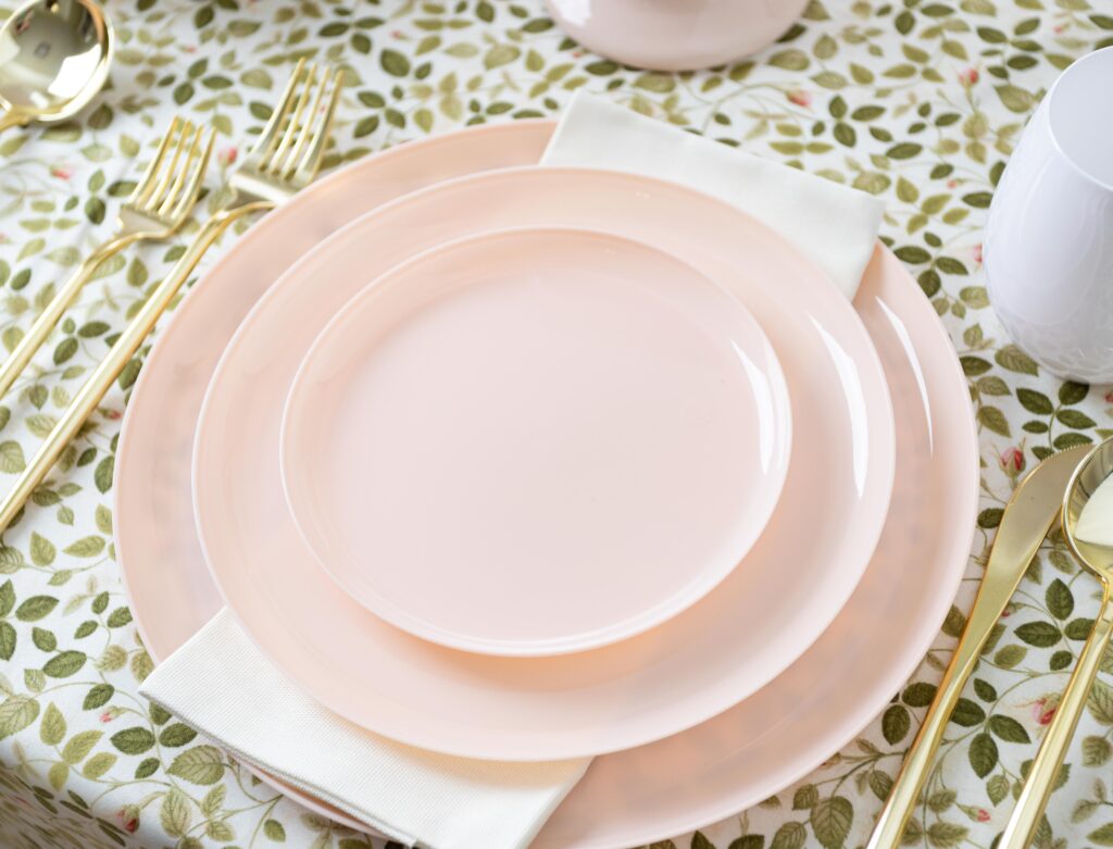 Edge Collection Round Pink Plates - 10 Count