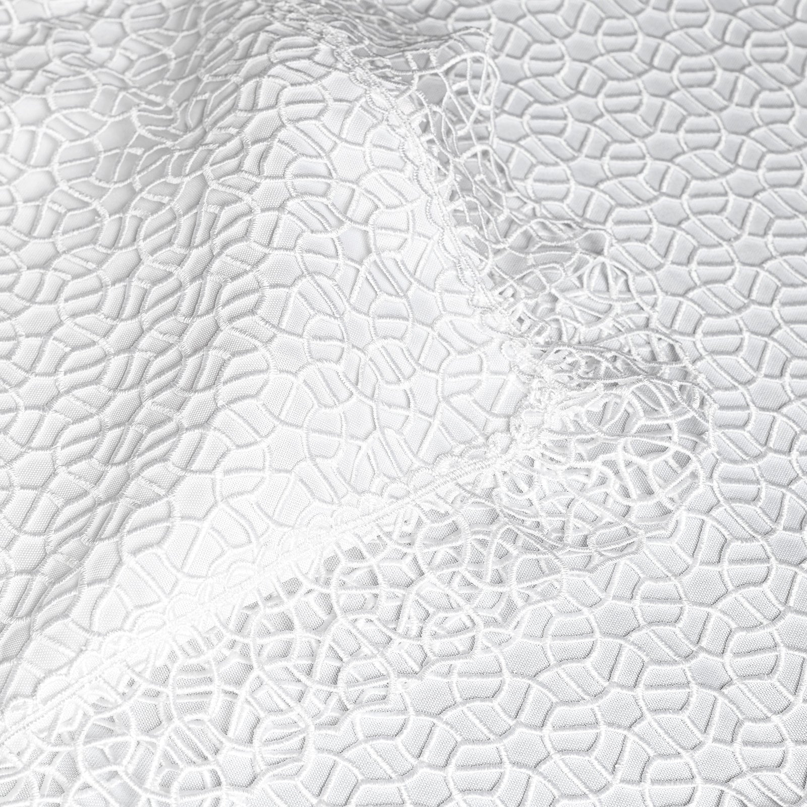 Twisted Chain Lace Tablecloth - The Closeout Connection
