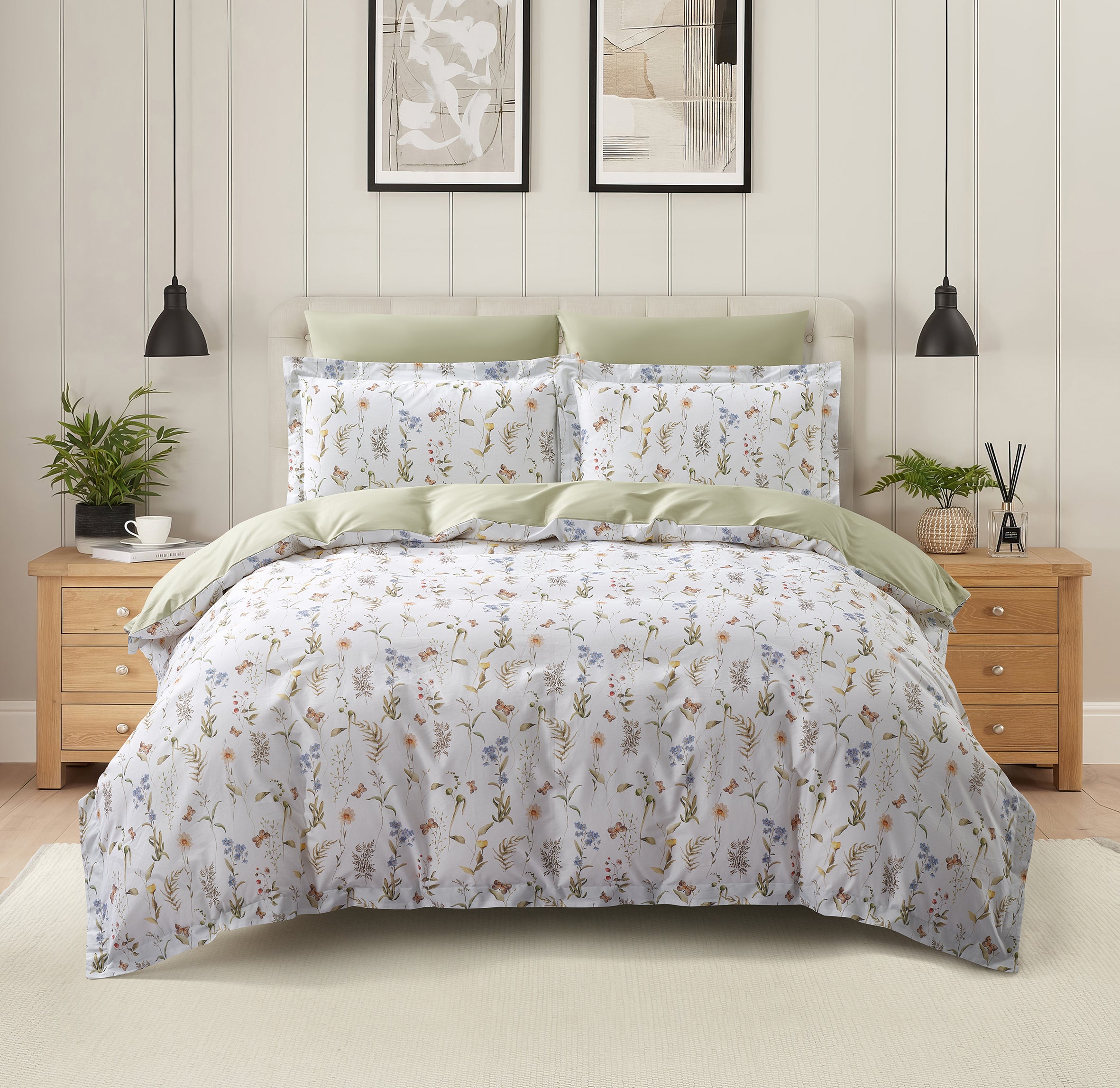 Meadowlight 8 Piece Bedding Set