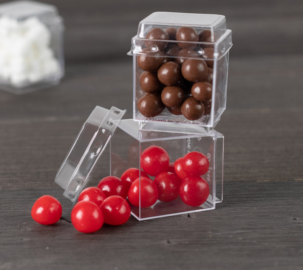 Square Cups With Lids - 8 Count - The Closeout Connection