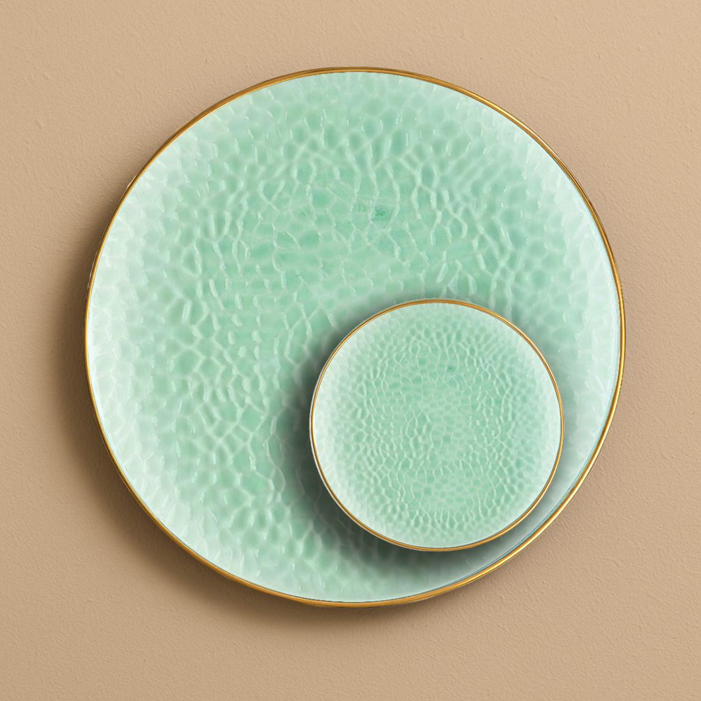 Organic Hammered Plates Green/Gold Rim