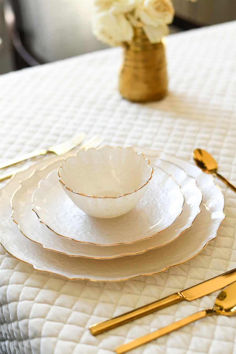 Curved edged Glass Bowl with Gold Rim - The Closeout Connection