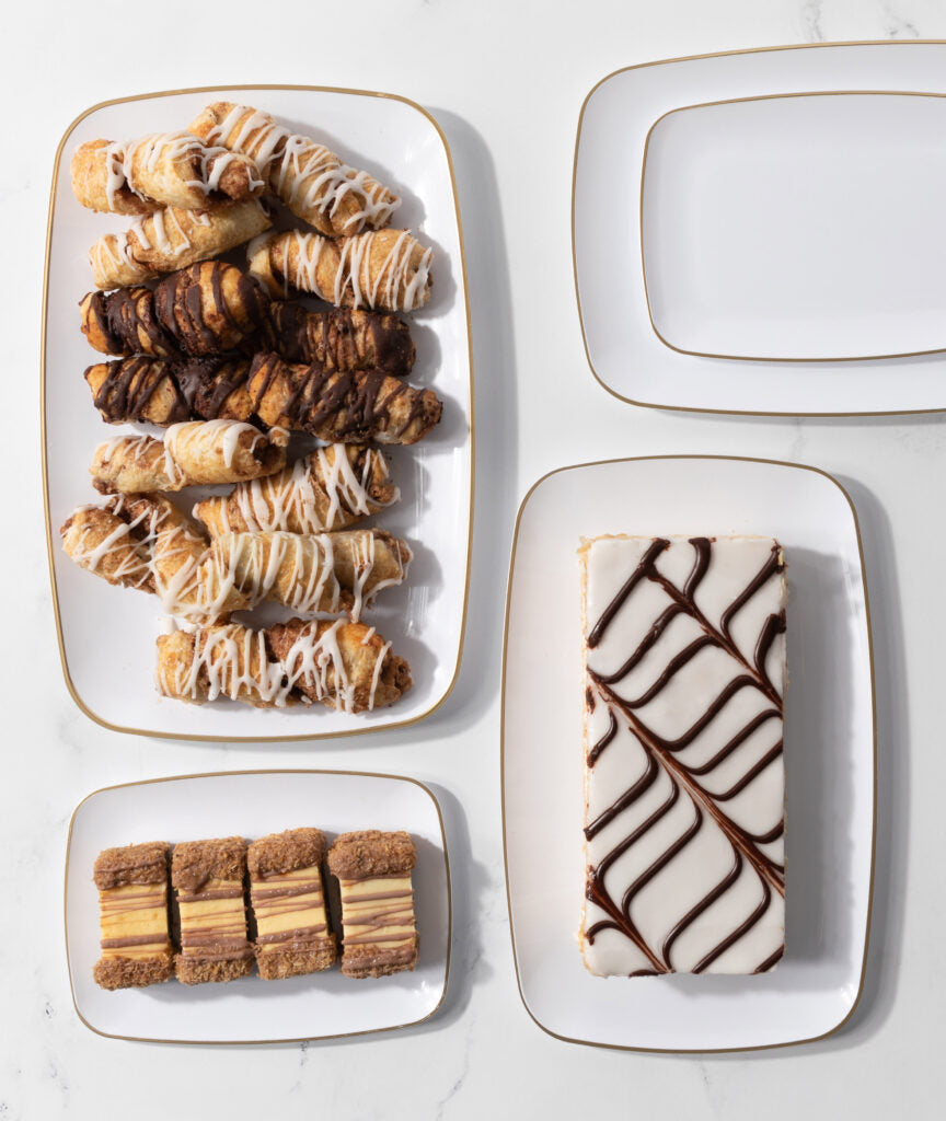 Organic Rectangle White/Gold Rim Tray 7.5" - 12 Count