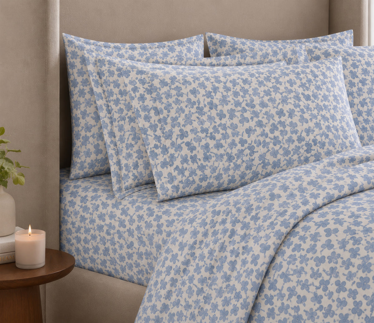 Luxe Clover Field Bedding Set - side view