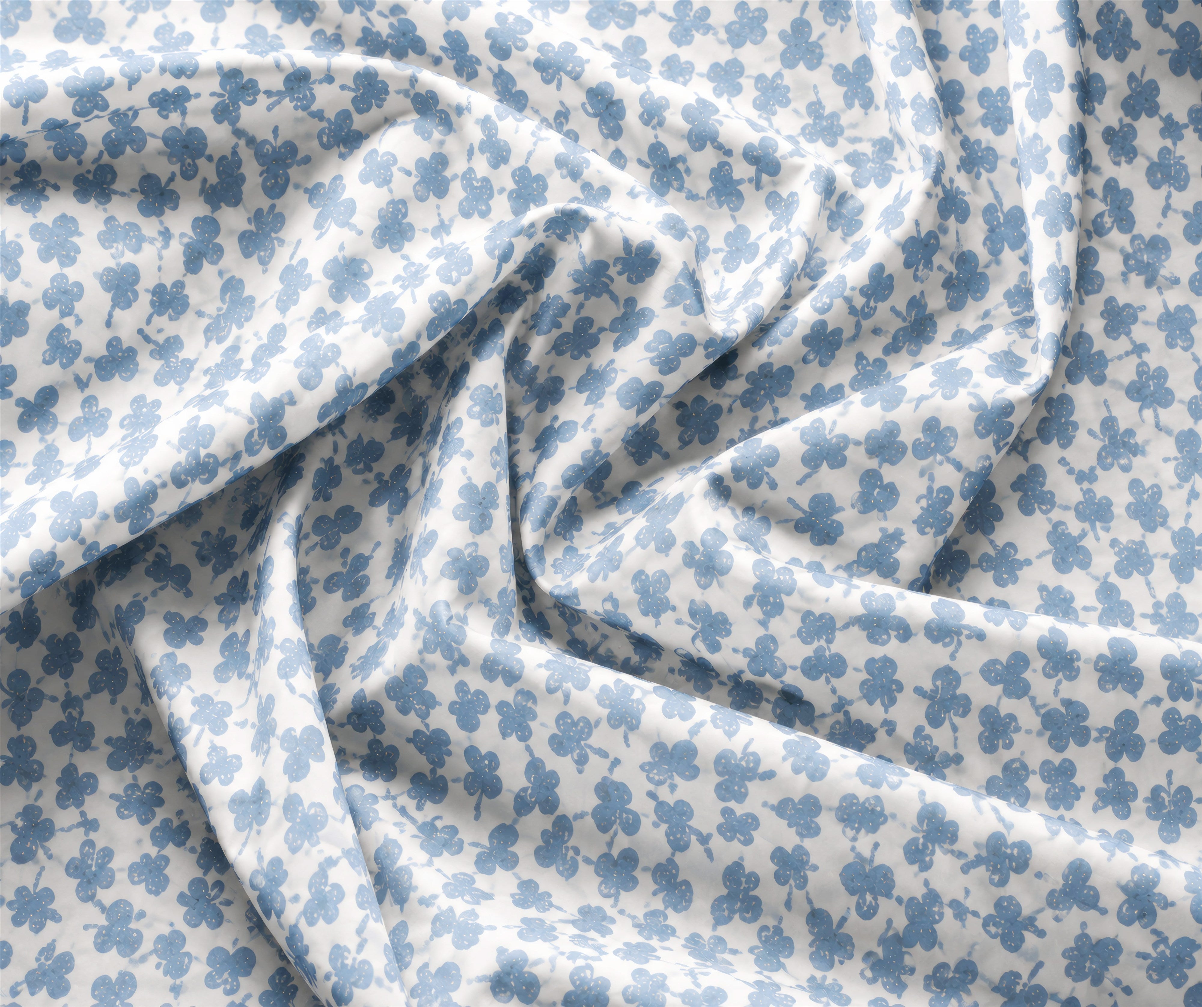 Luxe Clover Field Bedding Set - fabric close-up