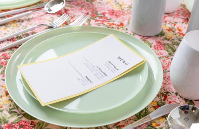 Edge Collection Mint Green Plates- 10 Count