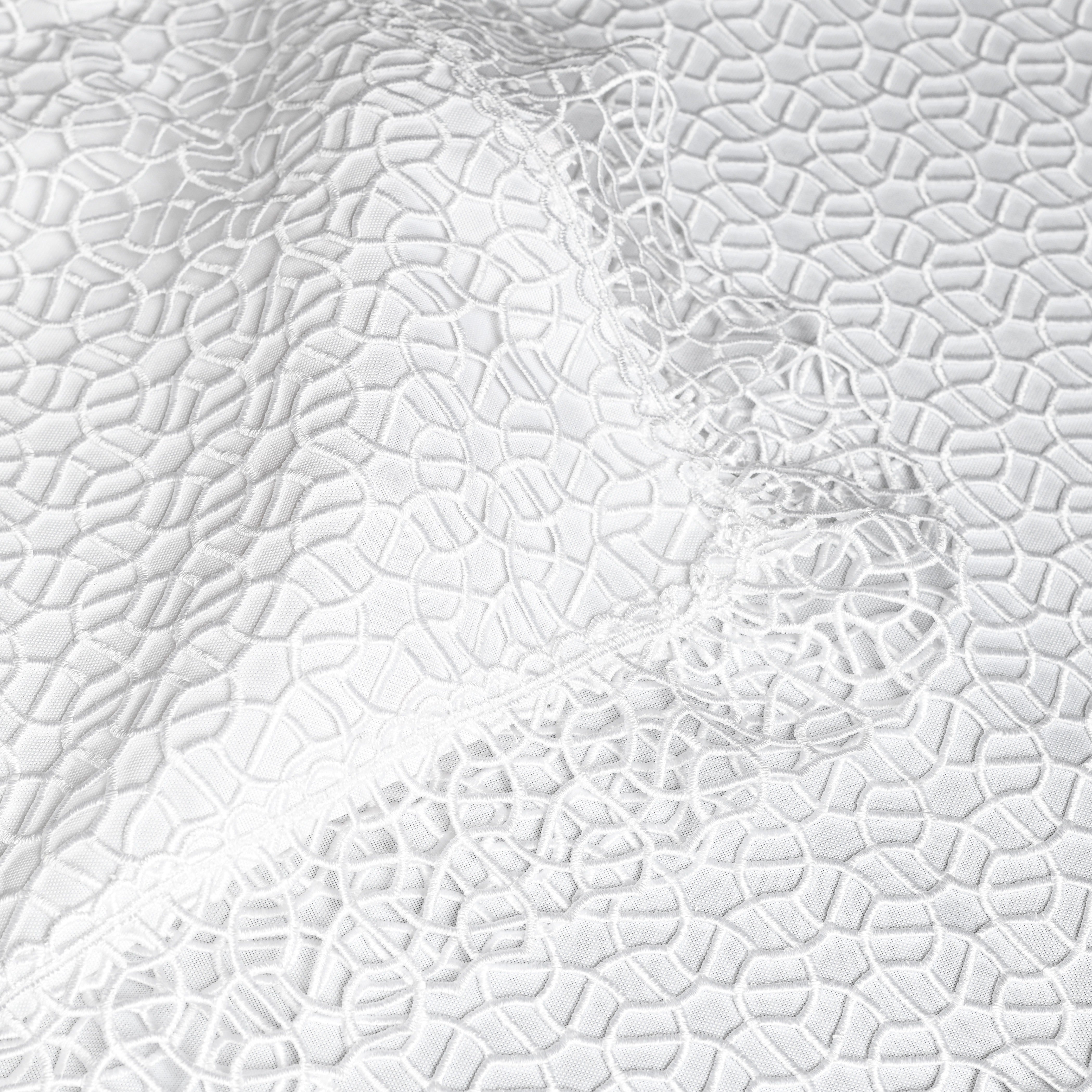 Twisted Chain Lace Tablecloth - The Closeout Connection
