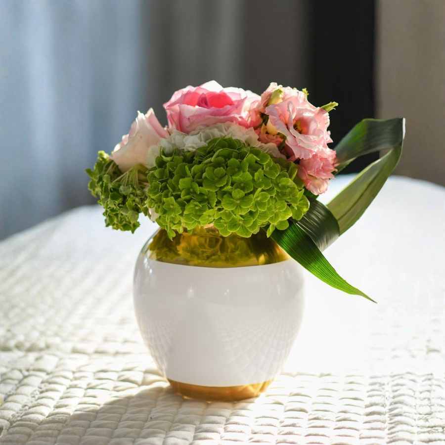 Vivi - White and Gold Vase - The Closeout Connection