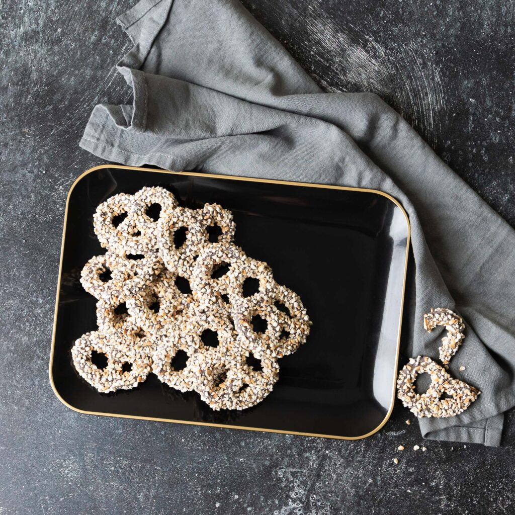 Organic Black/Gold Rim Tray 8" x 11" - 2 Count