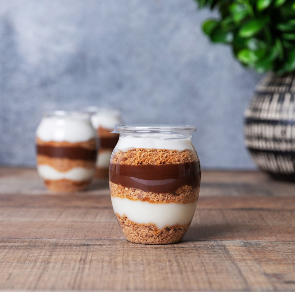 Oval Mousse Cups with Lids 7 oz - 8 Count