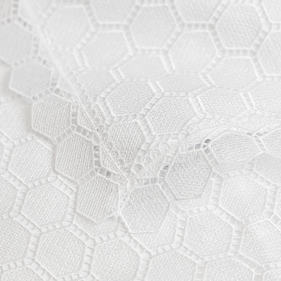Honeycomb Lace Tablecloth - The Closeout Connection