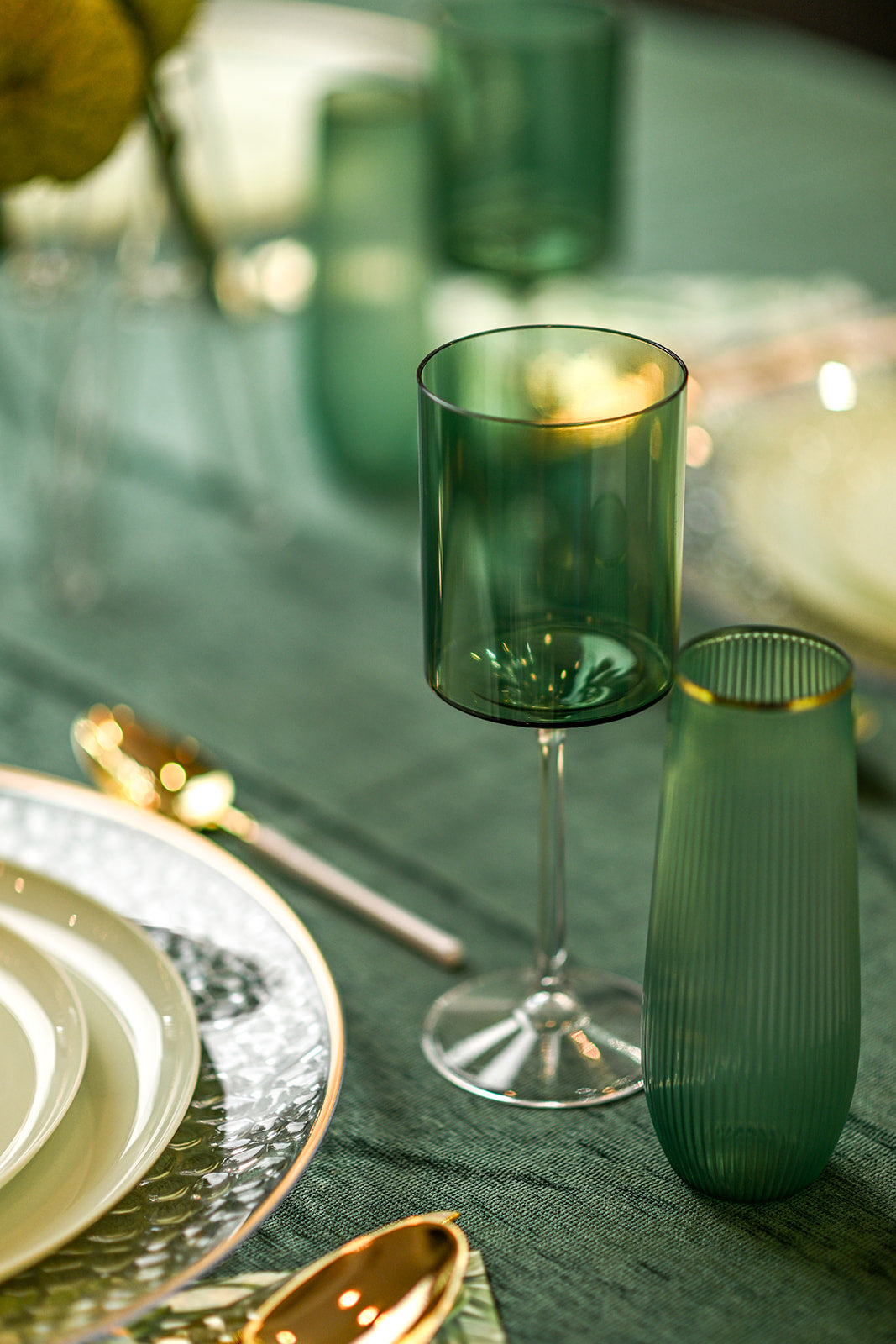 154 Piece - Emerald Noir Scape 10 Guests