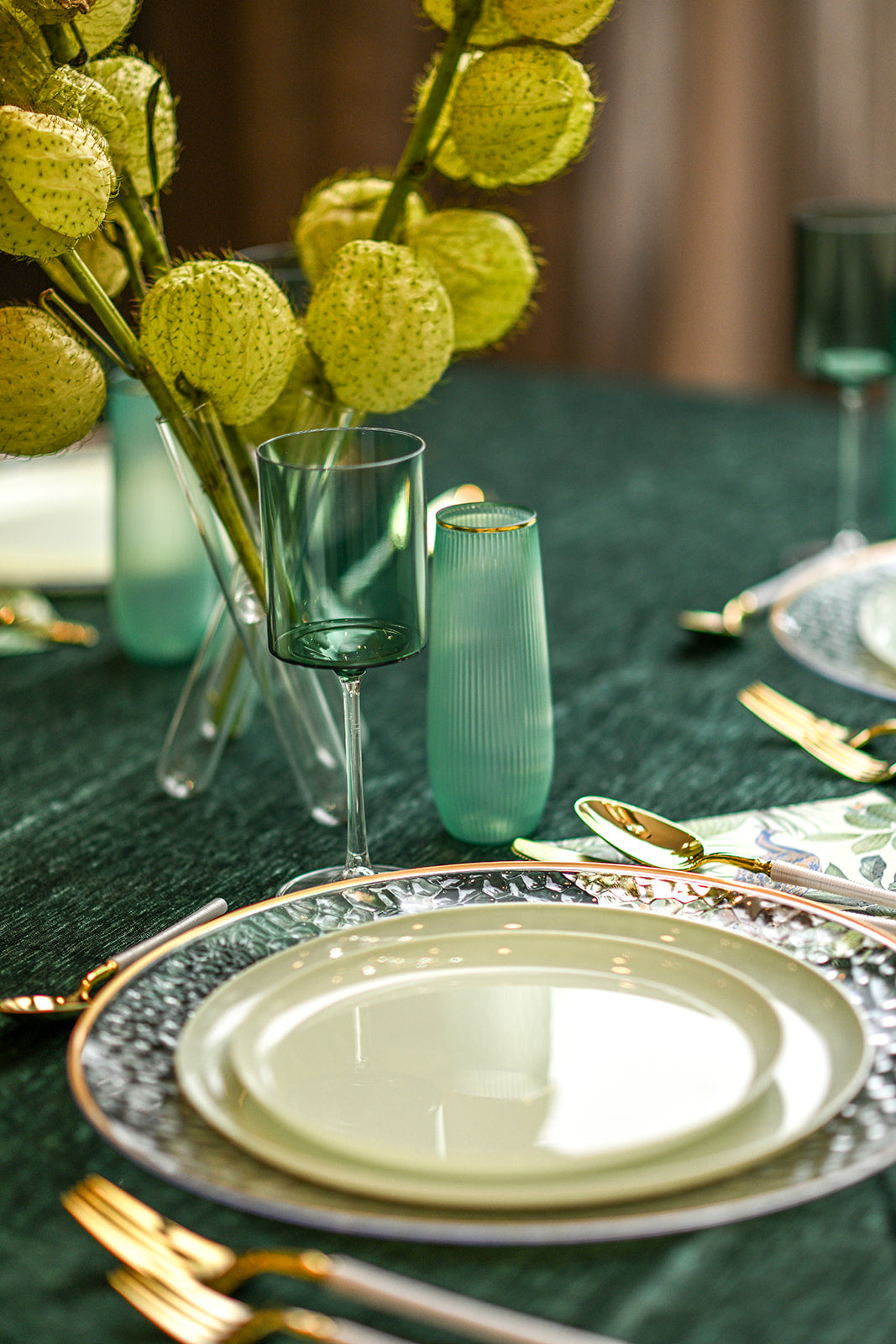 154 Piece - Emerald Noir Scape 10 Guests