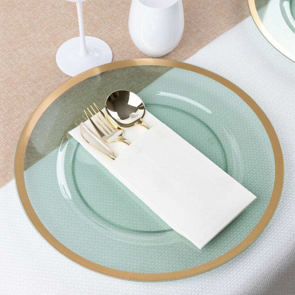 Table Setting Green with Gold Rim 4 Count
