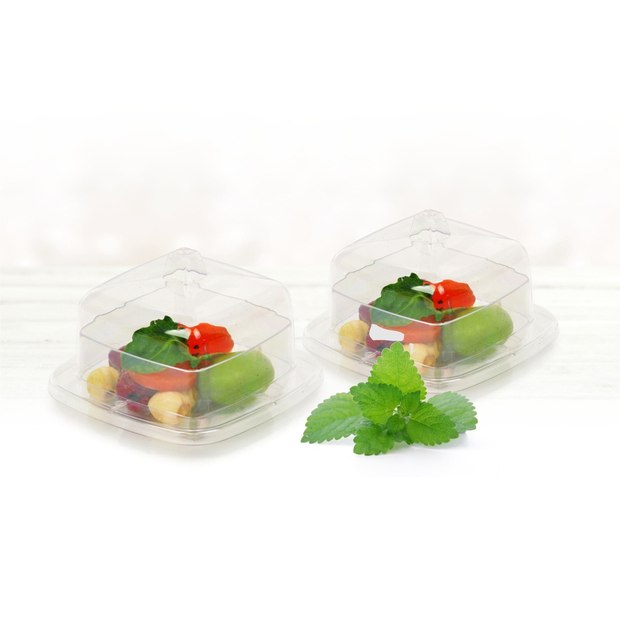 Decor Mini Square Bowls with Lids 3 oz with fruit