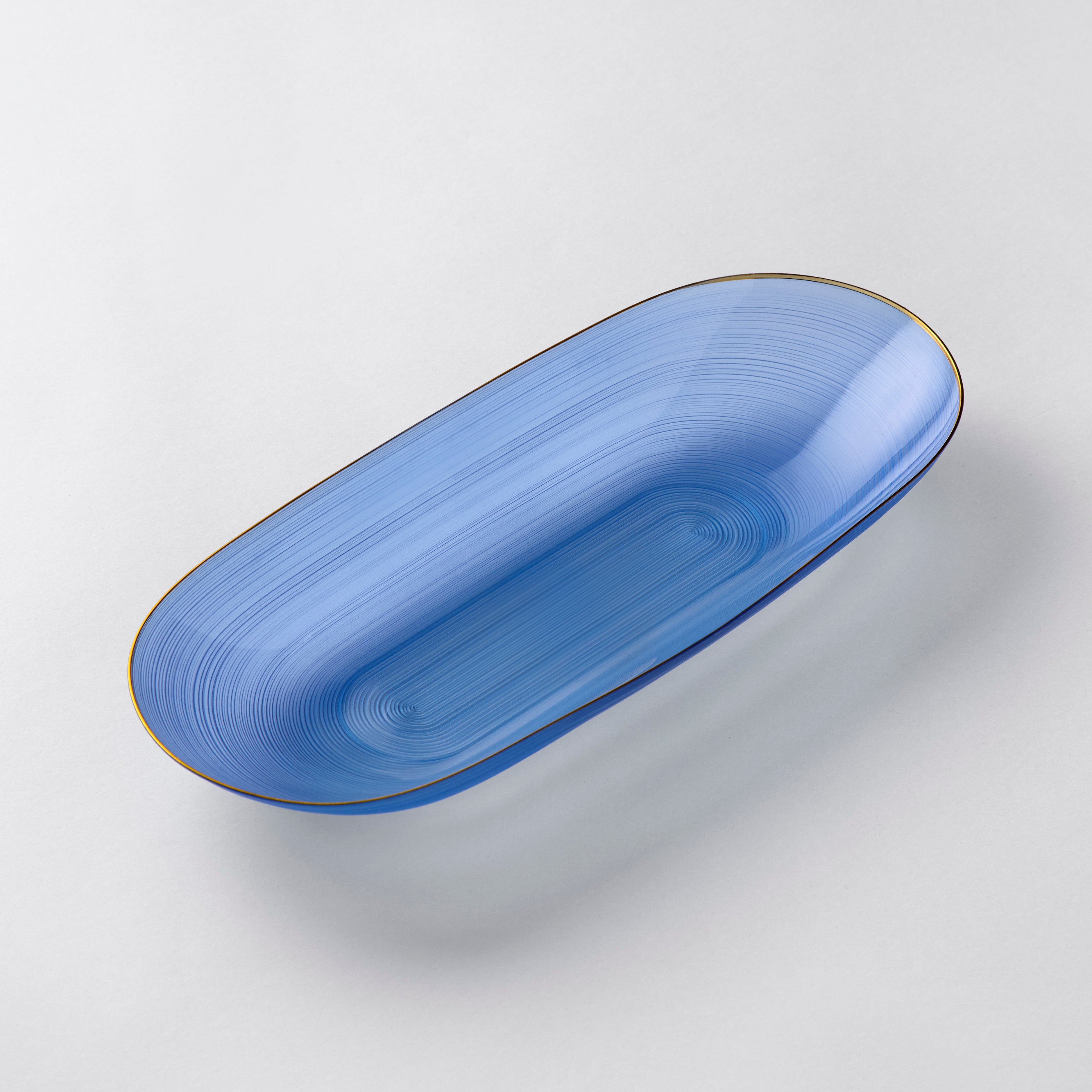 Blue oval plastic serving bowl with gold rim #Color_Blue