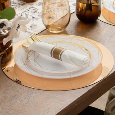 Pre-rolled napkin with gold cutlery table setting